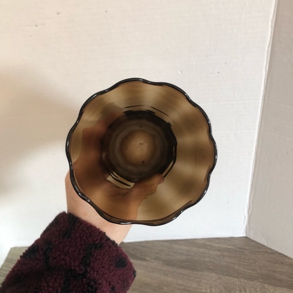 Vtg Smokey Glass Vase with Ruffle Edge - Picture 6 of 10